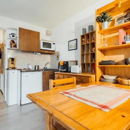 With Balcony And Private Parking Apartmán *